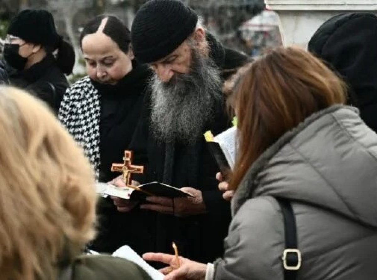 Τί έγιναν τόσες προσευχές ;