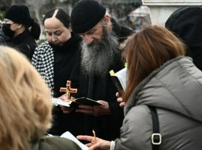 Τί έγιναν τόσες προσευχές ;