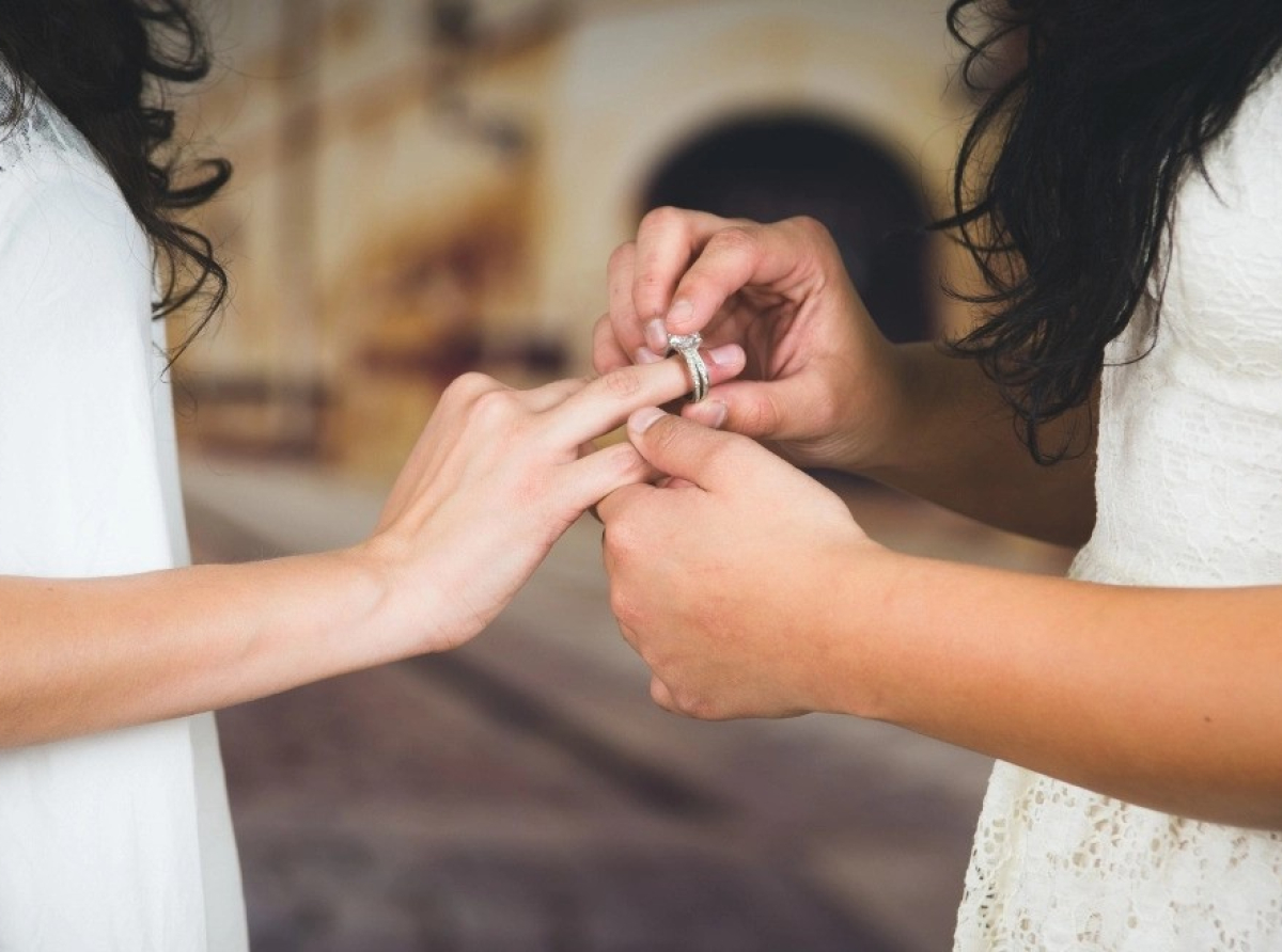 Ληξιαρχικές πράξεις γέννησης και γάμου: Οι αλλαγές μετά τον νόμο για την ισότητα στο γάμο