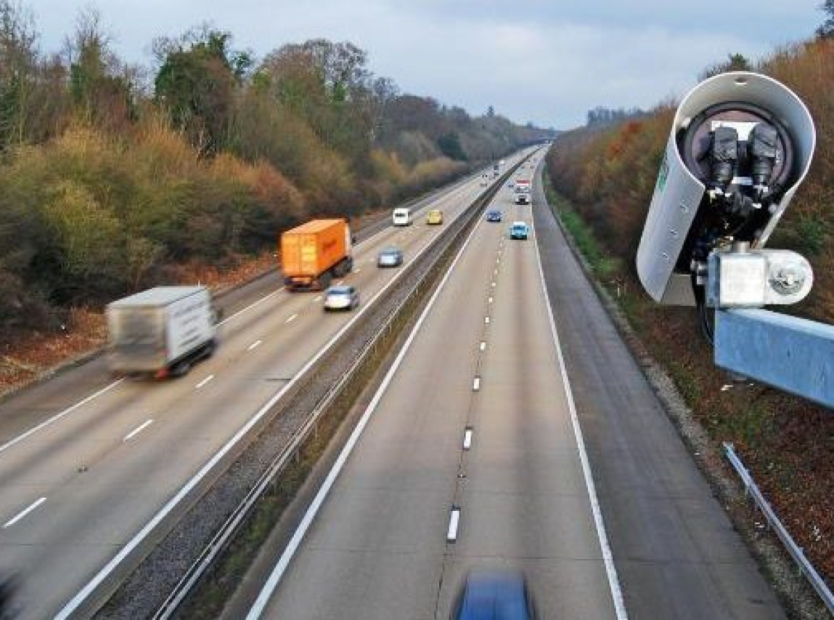 Πως είναι το ιπτάμενο ραντάρ ταχύτητας στο οποίο δεν γλυτώνει κανείς –Έχει πιάσει 100.000 οδηγούς και συνεχίζει