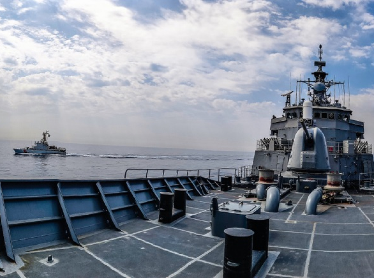 Στην Ερυθρά Θάλασσα πλέει η φρεγάτα ΥΔΡΑ και τι είπε ο Δένδιας για την αποστολή της