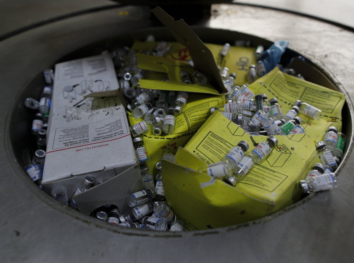 «Πόσοι πέθαναν από τα εμβόλια;;»: Κάποιοι «βράζουν» και ζητούν απαντήσεις, vid