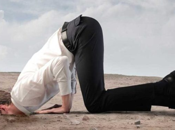 Γιατί τόση δειλία σήμερα ;