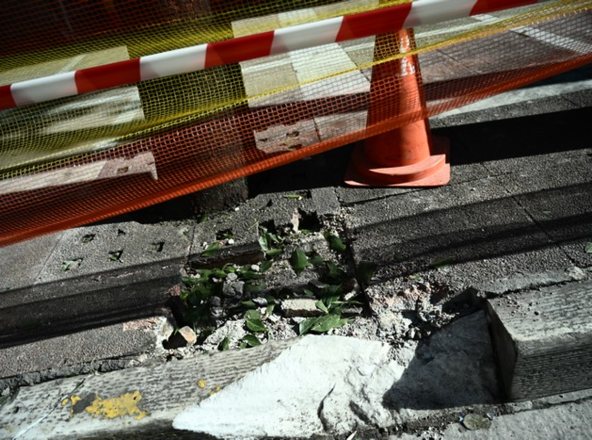 Η στιγμή της ισχυρότατης έκρηξης στην Καλλιθέα – Βομβαρδισμένο τοπίο η περιοχή, vid