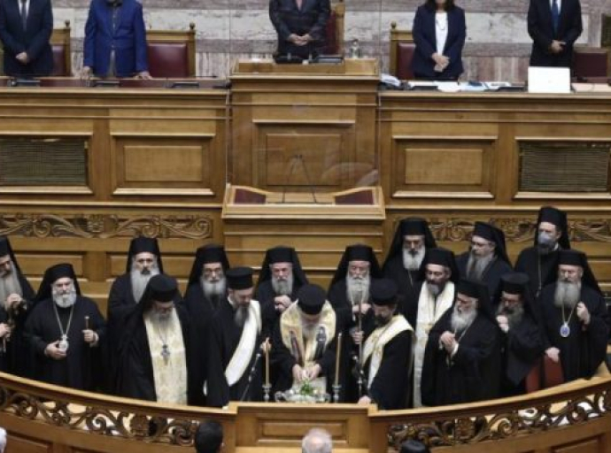 Στο βάθος έρχεται διαχωρισμός κράτους-Εκκλησίας και το «δίκαιο του εδάφους» στην απόδοση ιθαγένειας σε μετανάστες;