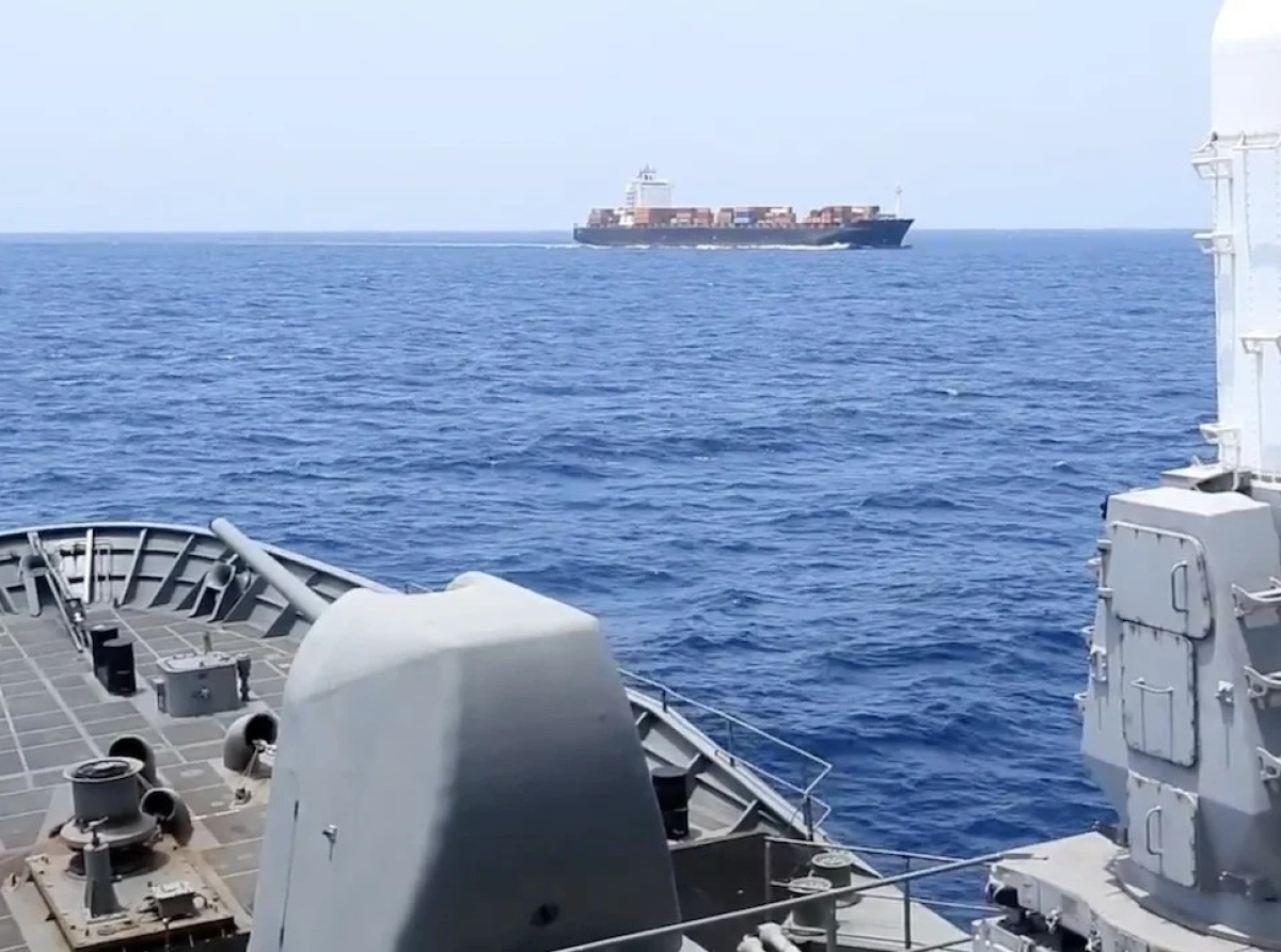 Φρεγάτα «Ύδρα»: Το πρώτο βίντεο στην Ερυθρά Θάλασσα Ένα βίντεο 15 δευτερολέπτων από την φρεγάτα ΥΔΡΑ στην Ερυθρά Θάλασσα.