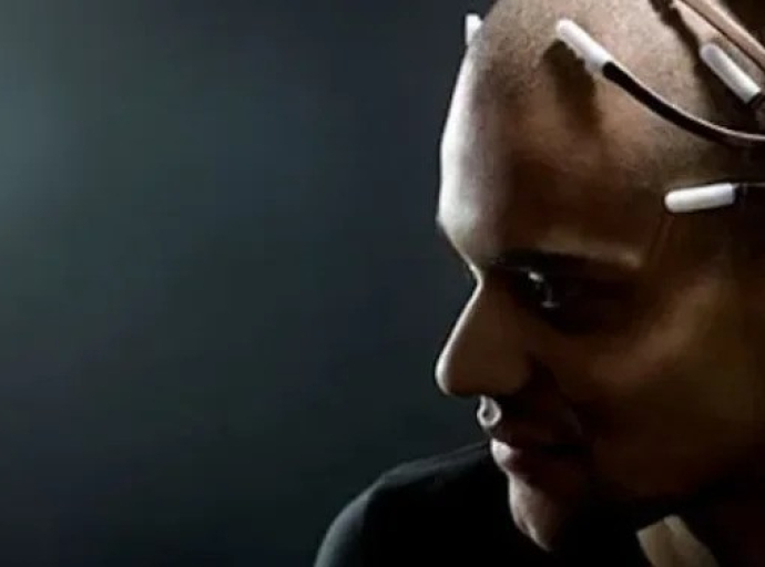 Το Παγκόσμιο Οικονομικό Φόρουμ αναπτύσει μια τεχνολογία ανάγνωσης του μυαλού που θα αναφέρει τα «εγκλήματα σκέψης» στην αστυνομία!