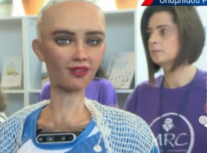 “Γκάφα” ολκής με το A.I. ρομπότ “Σοφία” που έθεσε θέμα “αυτόνομου κρατιδίου” για την Κρήτη (ηχητικό)