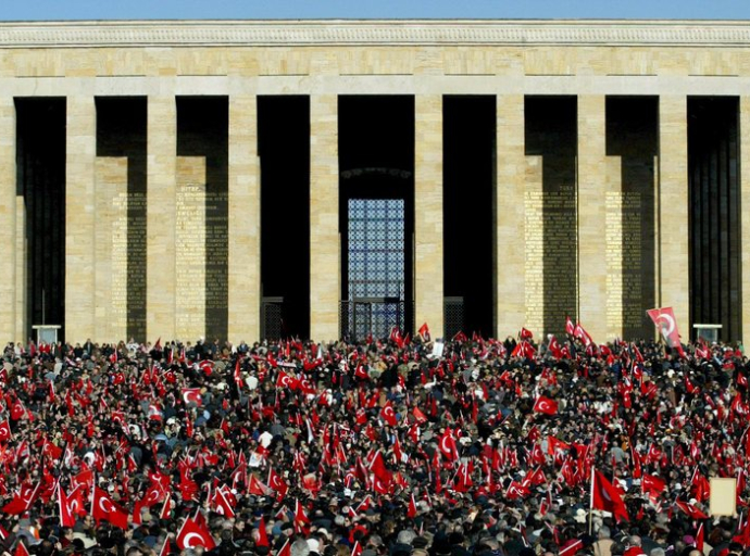 Τουρκικά «πυρά» κατά της Δέσποινας Βανδή: «Ξέρετε κολύμπι;»